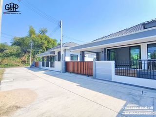 For sale 3 bed townhouse in Photharam, Ratchaburi