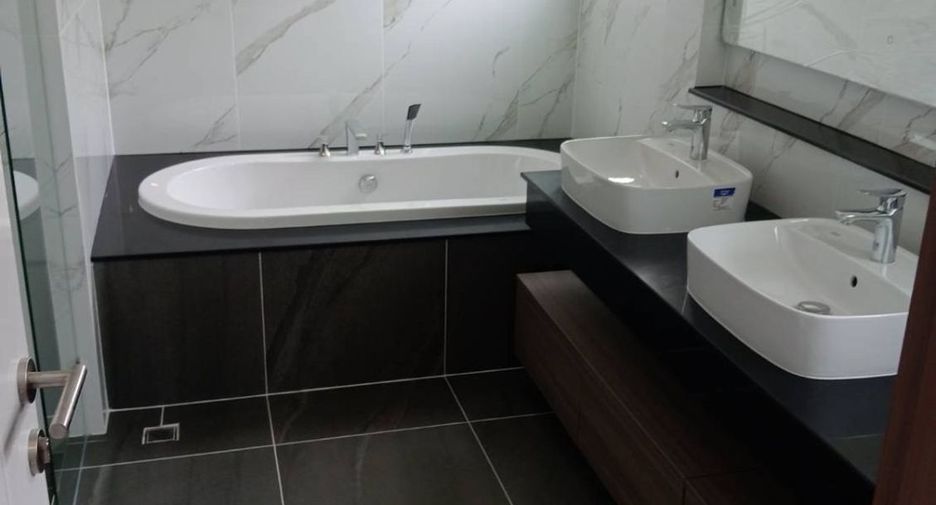 For rent 4 bed house in Bang Phli, Samut Prakan