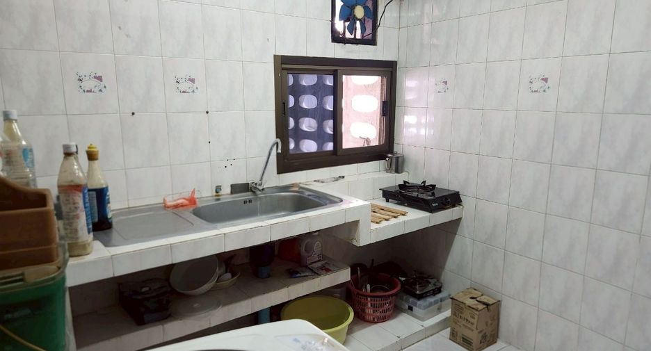 For sale 14 bedrooms retail Space in Bang Khun Thian, Bangkok