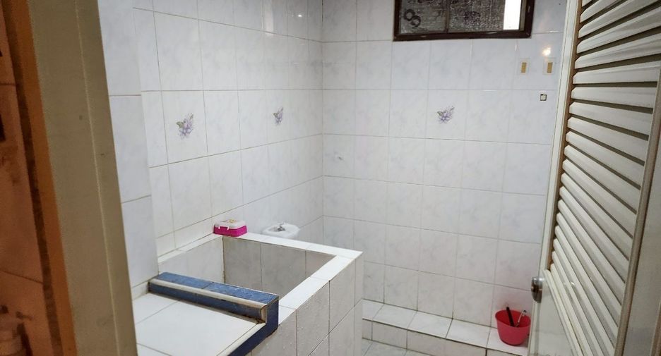 For sale 14 bedrooms retail Space in Bang Khun Thian, Bangkok