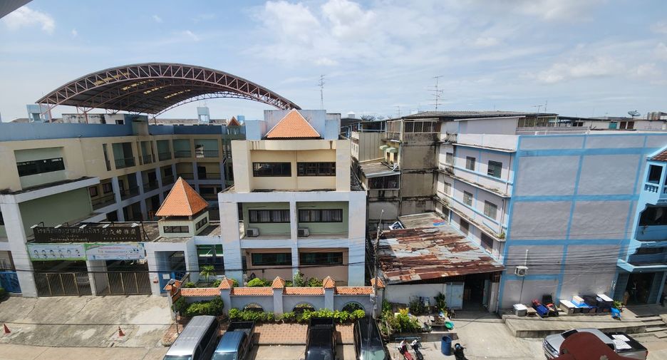 For sale 14 bedrooms retail Space in Bang Khun Thian, Bangkok