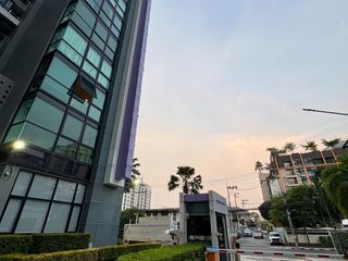 For sale 1 bed condo in Si Racha, Chonburi