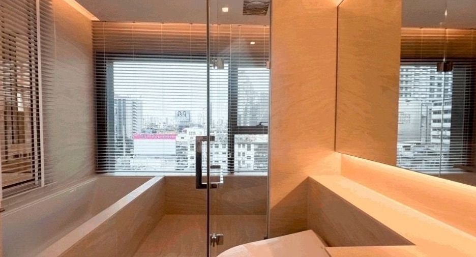 For rent 2 bedrooms condo in Khlong Toei, Bangkok