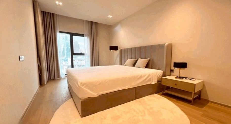 For rent 2 bedrooms condo in Khlong Toei, Bangkok