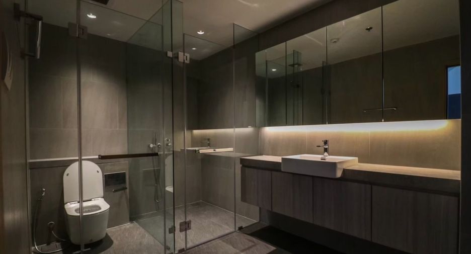 For rent 2 bedrooms condo in Sathon, Bangkok