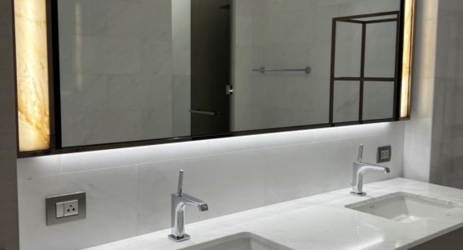 For rent 2 ベッドルーム condo in Pathum Wan, Bangkok