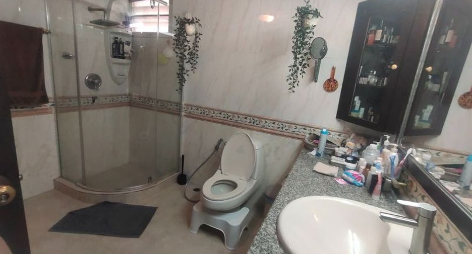 Condo en venta de 3 habitaciones en Watthana, Bangkok
