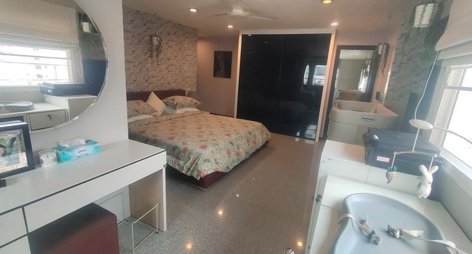 Condo en venta de 3 habitaciones en Watthana, Bangkok
