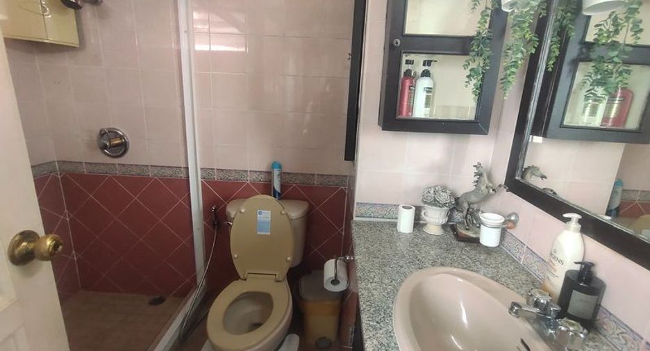 Condo en venta de 3 habitaciones en Watthana, Bangkok