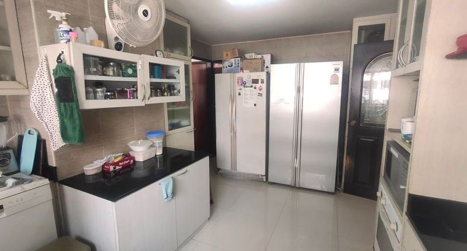 Condo en venta de 3 habitaciones en Watthana, Bangkok
