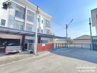 For sale 3 bed townhouse in Mueang Suphanburi, Suphan Buri