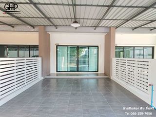 For sale 3 bed townhouse in Mueang Suphanburi, Suphan Buri
