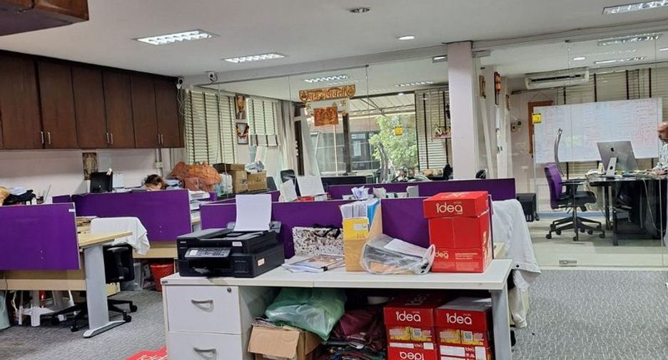 For sale 1 bed retail Space in Watthana, Bangkok