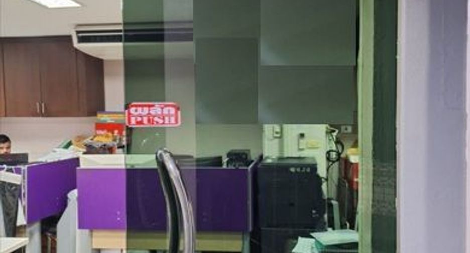 For sale 1 bed retail Space in Watthana, Bangkok