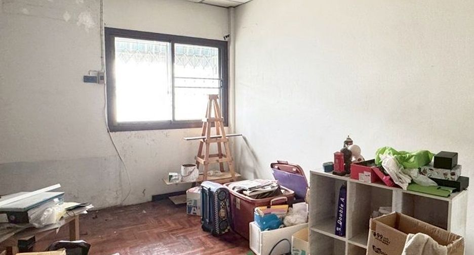 Reihenhaus zum Kauf mit 2 Zimmer in Thawi Watthana, Bangkok