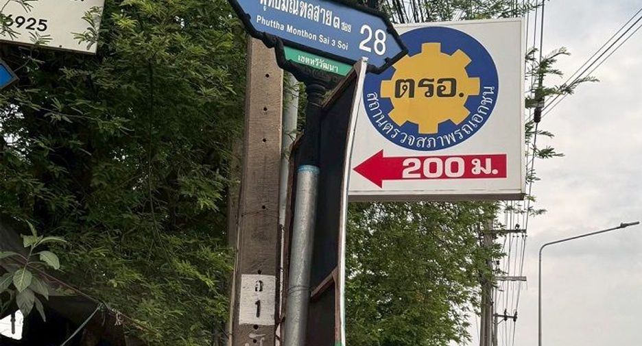 Reihenhaus zum Kauf mit 2 Zimmer in Thawi Watthana, Bangkok