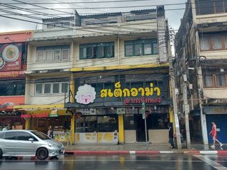For rent and for sale 2 bed retail Space in Pathum Wan, Bangkok