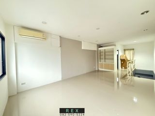For rent 2 bed retail Space in Wang Thonglang, Bangkok