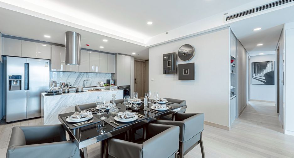 Condo en venta de 3 habitaciones en Khlong Toei, Bangkok