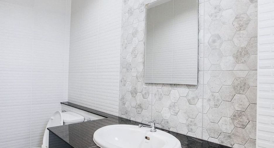 Local comercial en venta de 3 habitaciones en San Sai, Chiang Mai