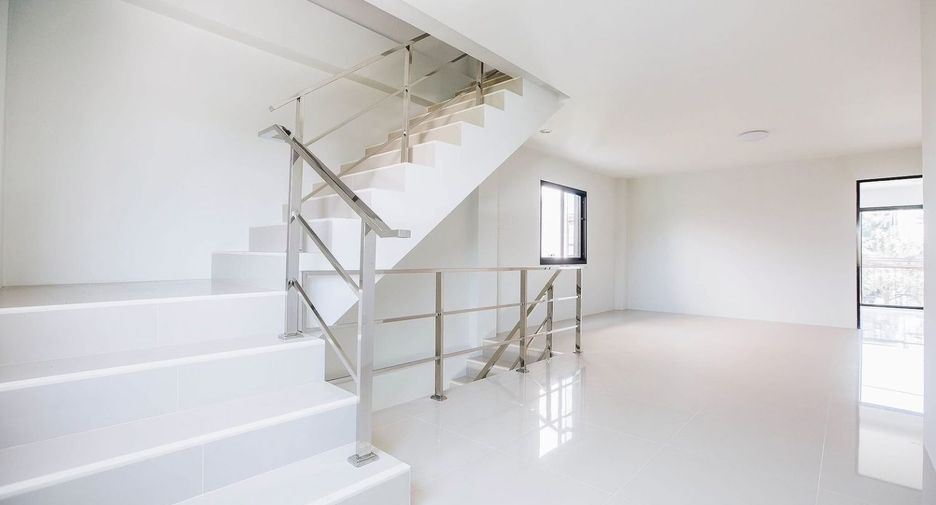 Local comercial en venta de 3 habitaciones en San Sai, Chiang Mai