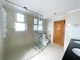 For rent 4 bed apartment in Khlong Toei, Bangkok