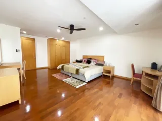 For rent 4 bed apartment in Khlong Toei, Bangkok