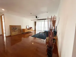 For rent 4 bed apartment in Khlong Toei, Bangkok