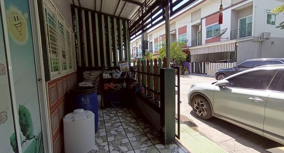 For sale 3 bed townhouse in Krathum Baen, Samut Sakhon