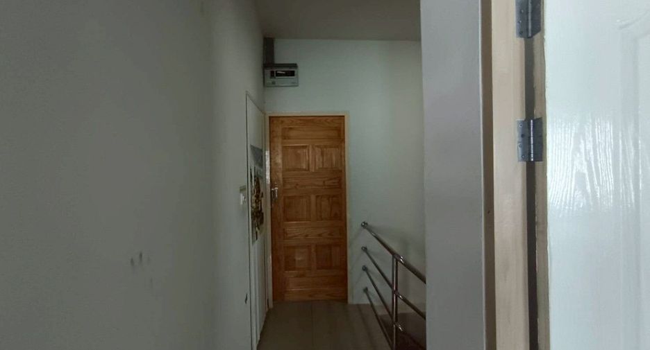 For sale 3 bed townhouse in Krathum Baen, Samut Sakhon