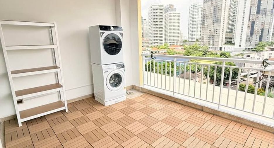 Wohnung zur Miete mit 2 Zimmer in Khlong Toei, Bangkok