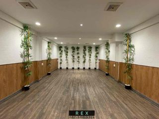 For rent 6 bed retail Space in Watthana, Bangkok