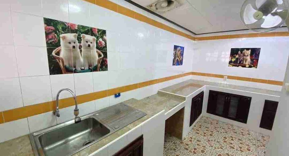 Haus zur Miete mit 5 Zimmer in Bang Lamung, Chonburi