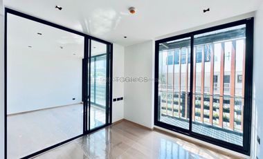 For rent and for sale 1 bed condo in Watthana, Bangkok