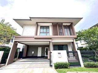 For sale 4 bedrooms house in Bang Kapi, Bangkok