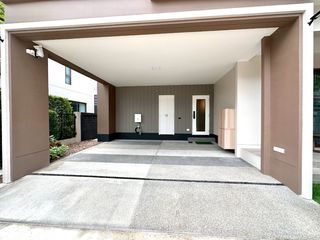 For sale 4 bedrooms house in Bang Kapi, Bangkok