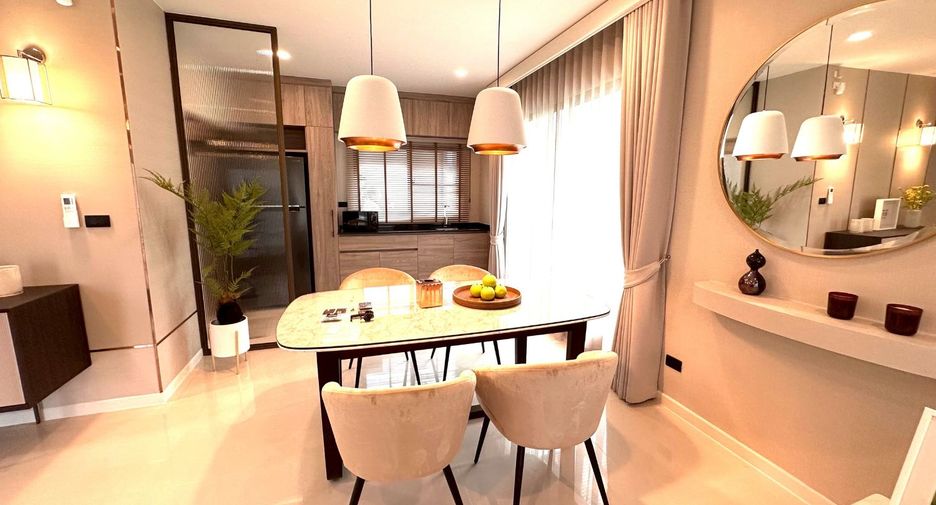 Casa en venta de 4 habitaciones en Bang Kapi, Bangkok