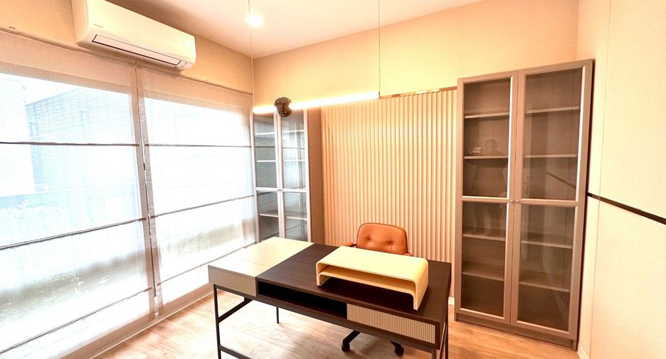 Casa en venta de 4 habitaciones en Bang Kapi, Bangkok