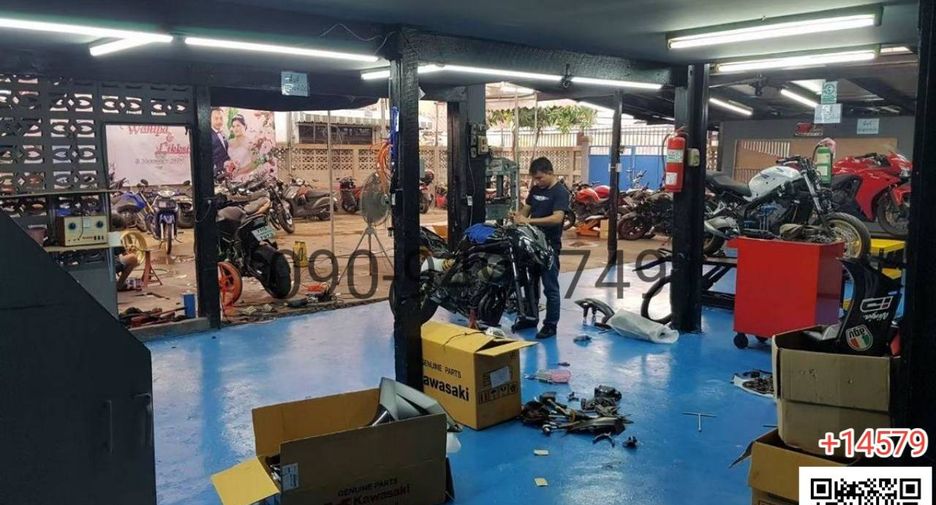 For rent 8 bedrooms retail Space in Phasi Charoen, Bangkok