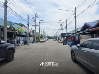 For sale 2 bed townhouse in Mueang Samut Sakhon, Samut Sakhon