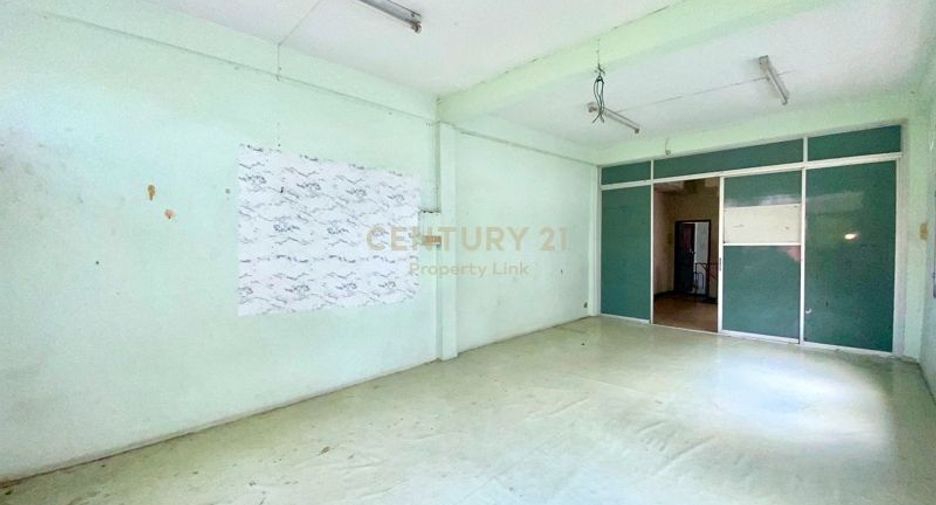 For rent retail Space in Bang Kho Laem, Bangkok