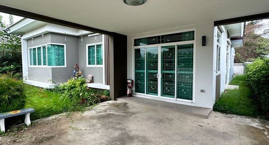 For sale 3 bedrooms house in Mueang Lop Buri, Lopburi