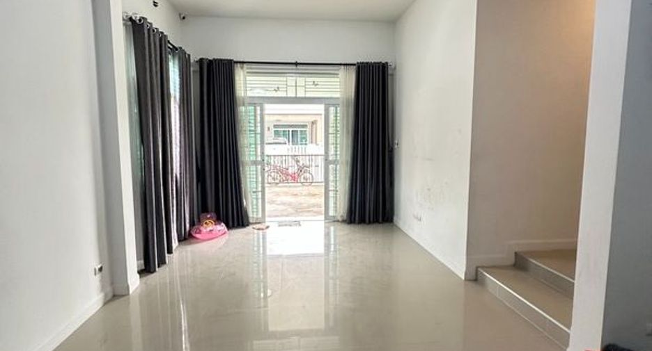 For sale 3 bedrooms house in Mueang Lop Buri, Lopburi