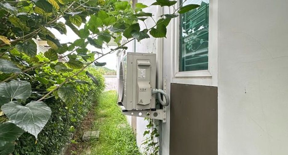 For sale 3 bedrooms house in Mueang Lop Buri, Lopburi