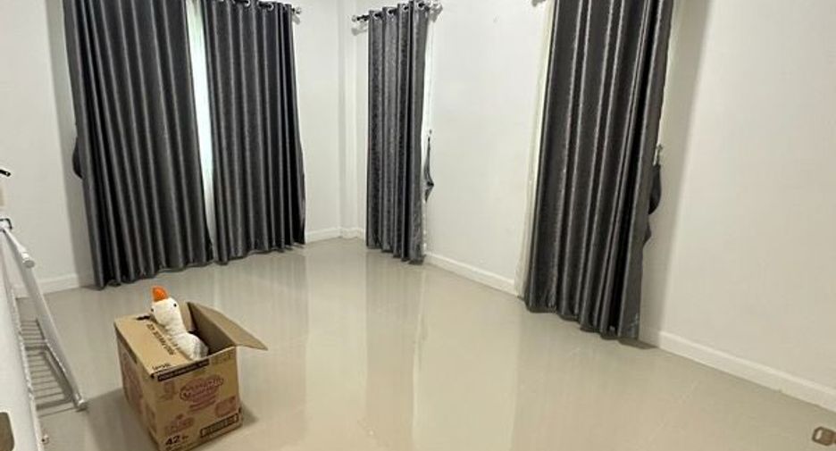 For sale 3 bedrooms house in Mueang Lop Buri, Lopburi