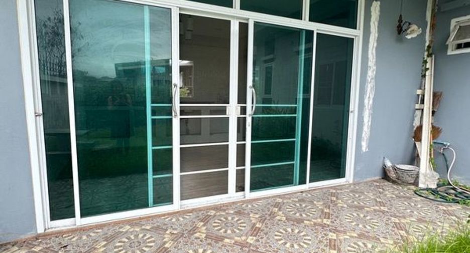 For sale 3 bedrooms house in Mueang Lop Buri, Lopburi