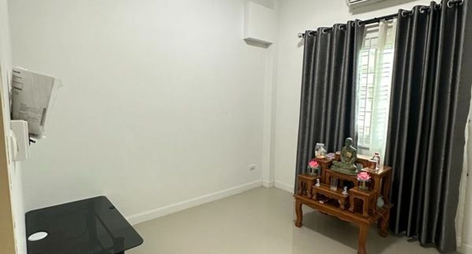 For sale 3 bedrooms house in Mueang Lop Buri, Lopburi