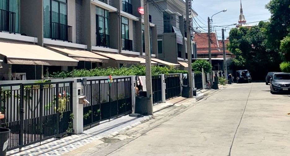 For sale 3 ベッドルーム townhouse in Mueang Nonthaburi, Nonthaburi