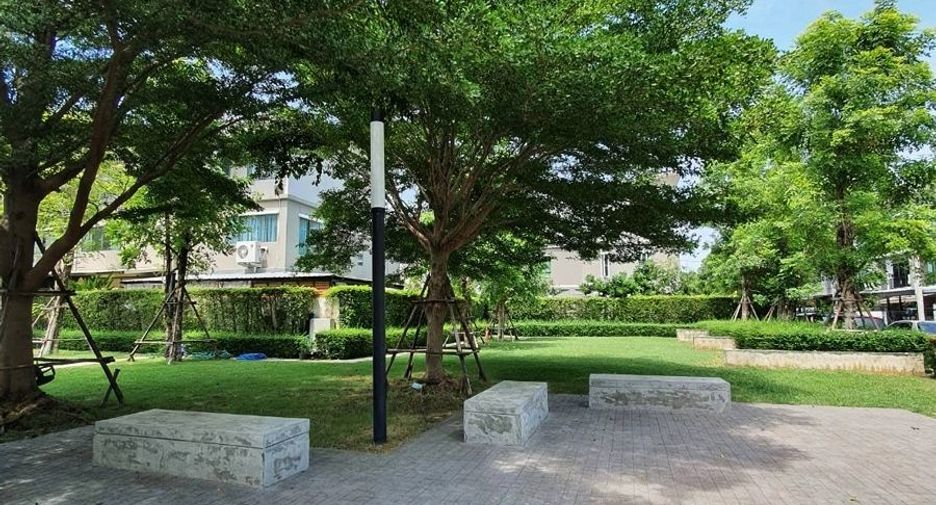 For sale 3 ベッドルーム townhouse in Mueang Nonthaburi, Nonthaburi
