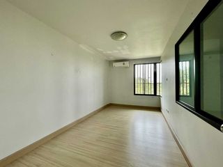 For rent 4 bed retail Space in Khlong Sam Wa, Bangkok